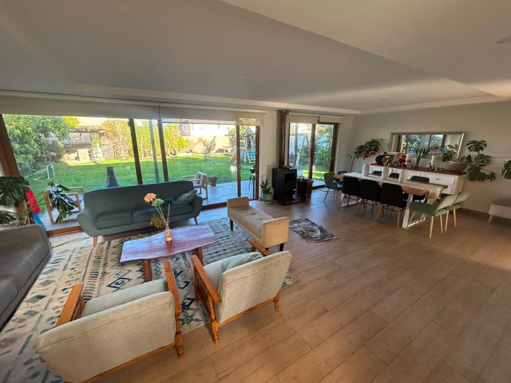 PRECIOSA CASA PARA FAMILIA